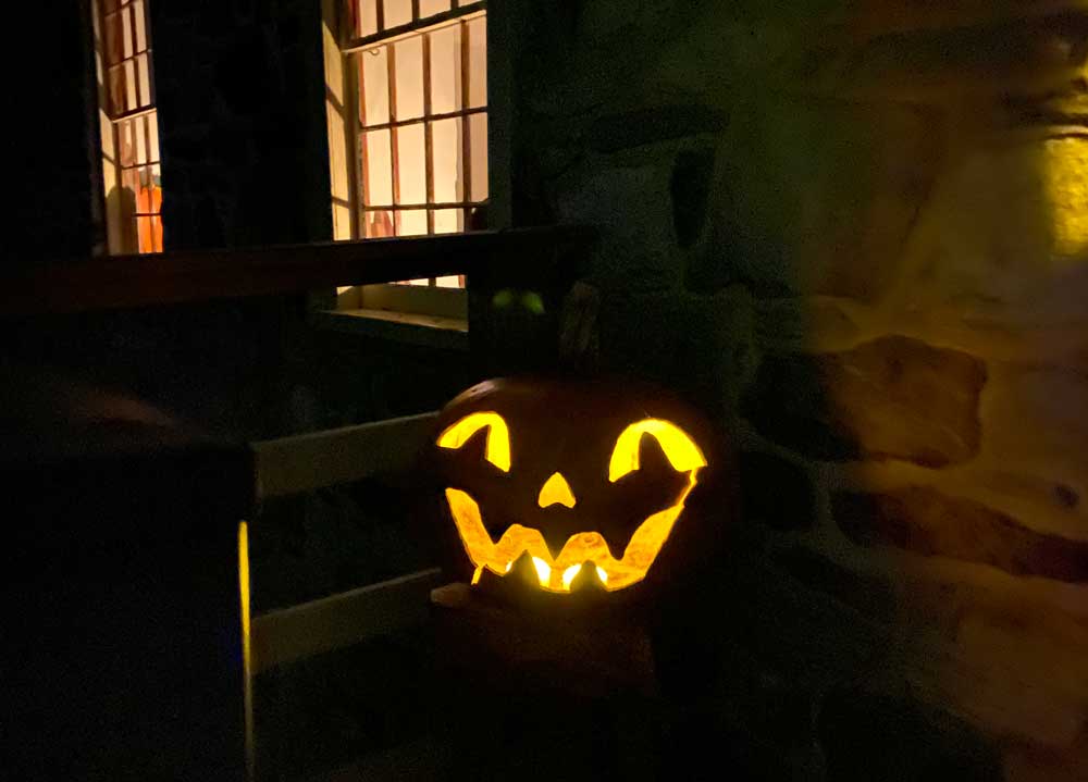 Lantern Ghost Tours - Wicked Elizabeth Wilson